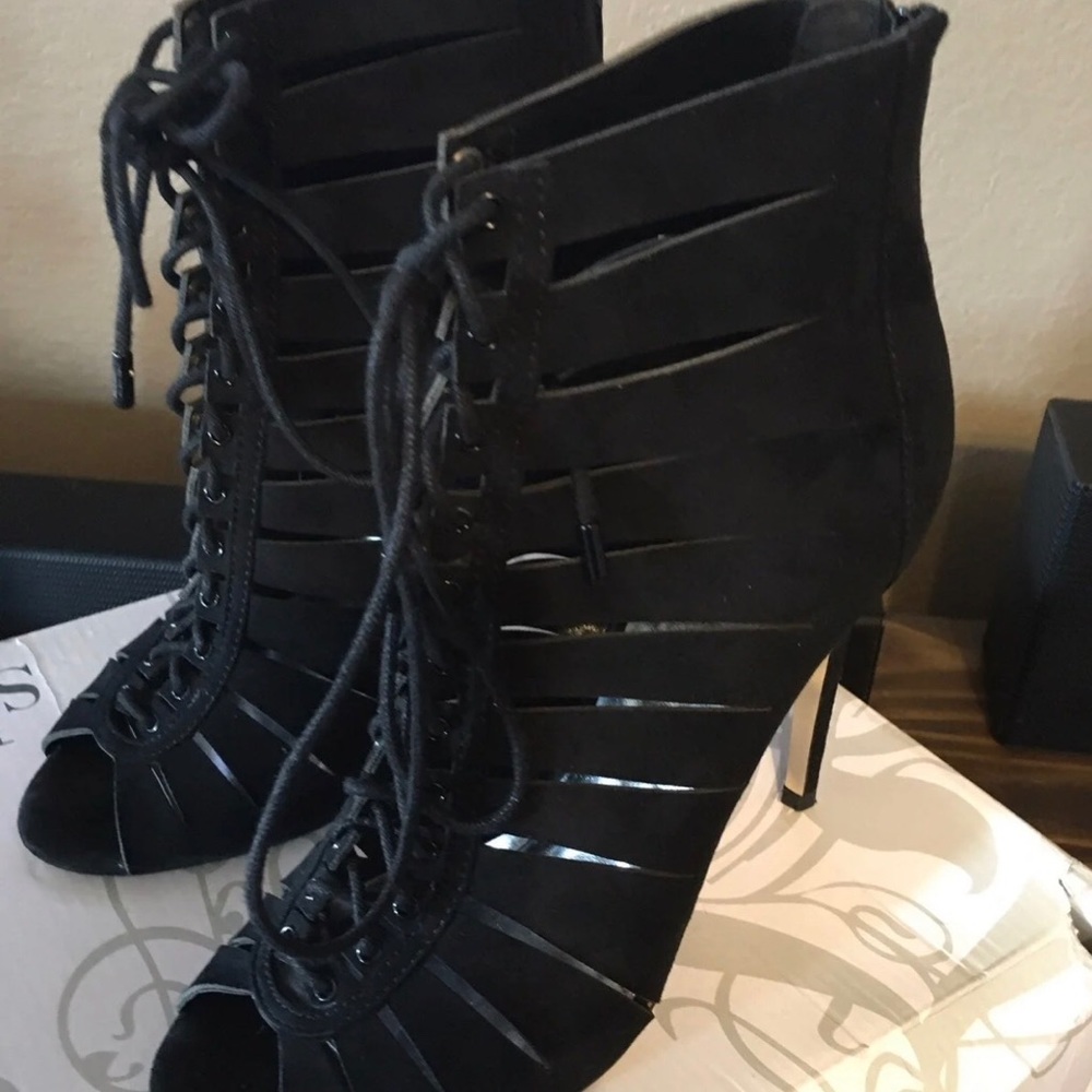 Heels - Picture 2 of 8